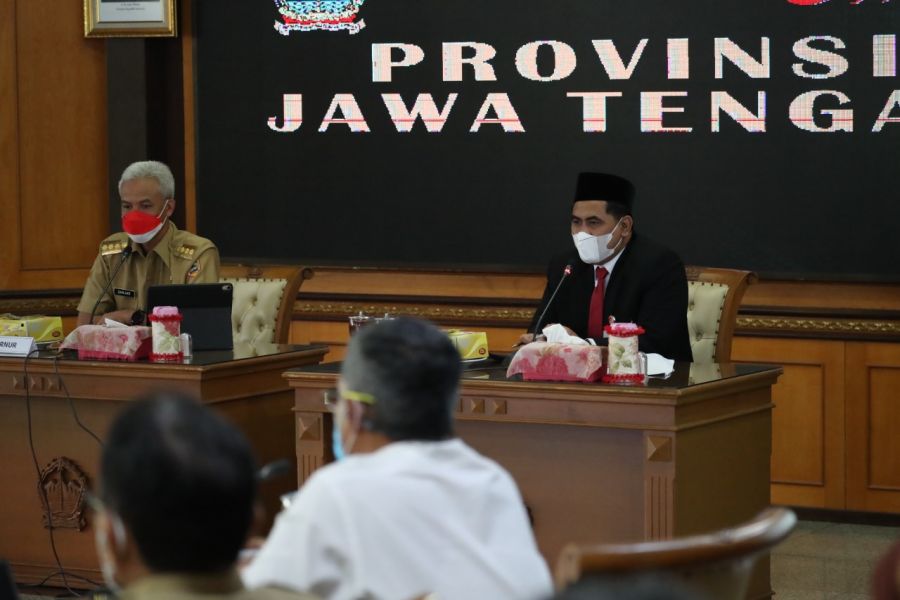 Ada Laporan Kendala Vaksinasi, Taj Yasin Pimpin Langsung Percepatan di Daerah