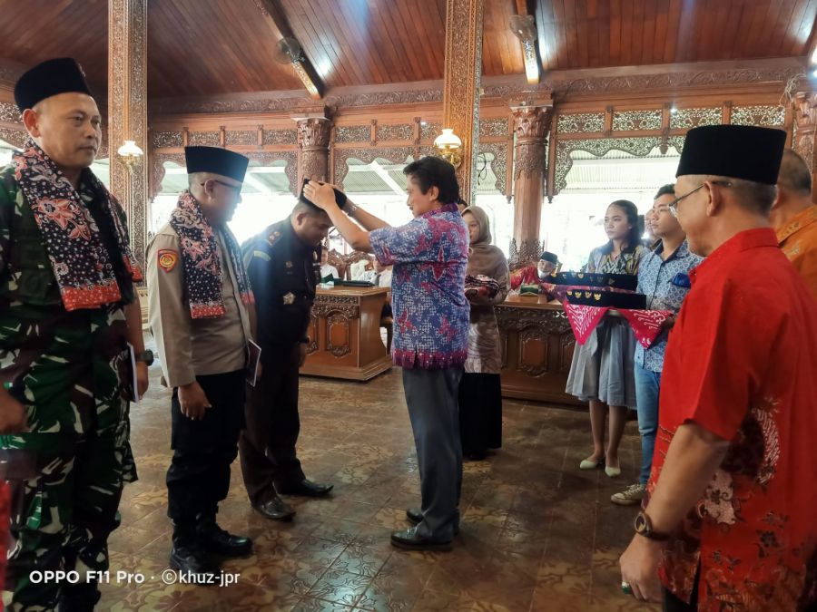 Buku Indonesia Menggugat, Cindera Mata Berarti Dari YLBH IM