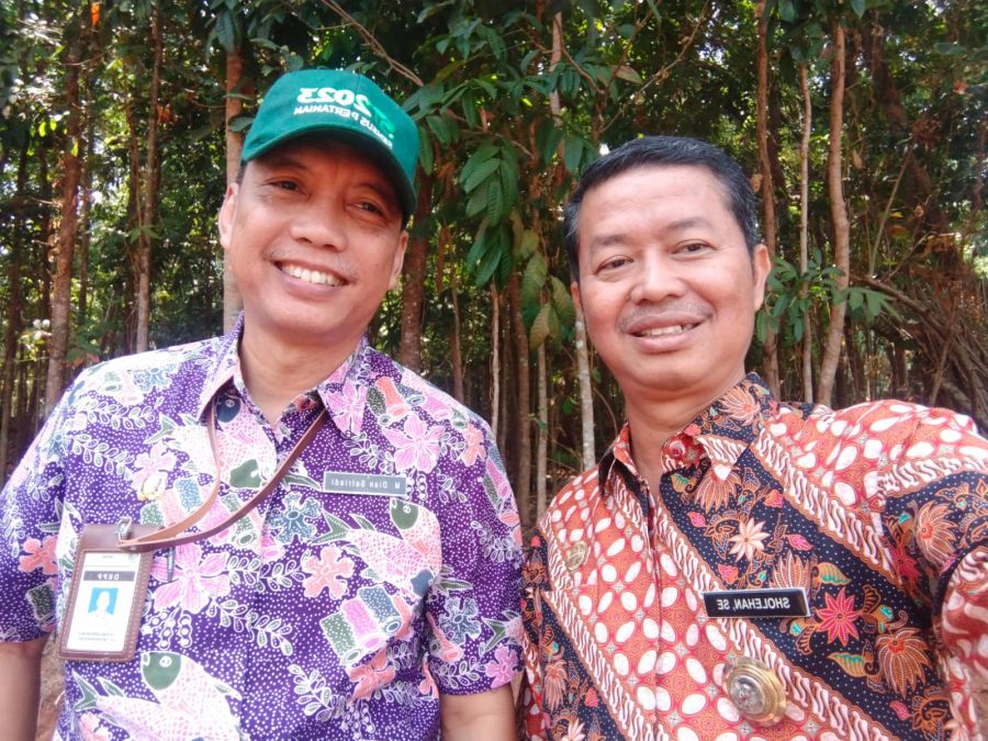 Desa Ngabul Terima Bantuan Bibit Durian dari DKPP Jepara