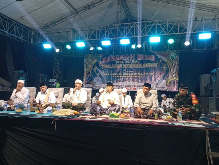 Desa Tigajuru Bersholawat Sedekah Bumi Tahun 2026 Ajak Masyarakat Sholawat Bersama-sama 