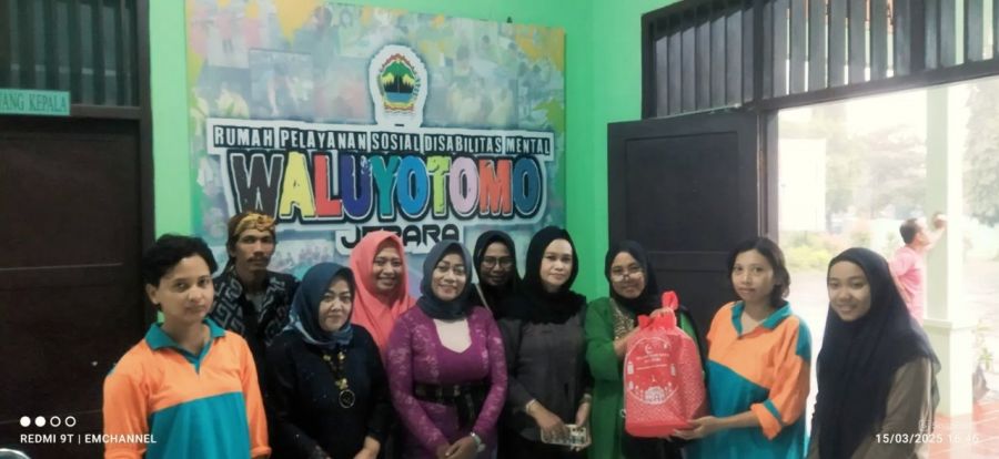 DPD MATRA Jepara Bagikan Takjil di Rumah Pelayanan Sosial Disabilitas Mental Waluyotomo Jepara 