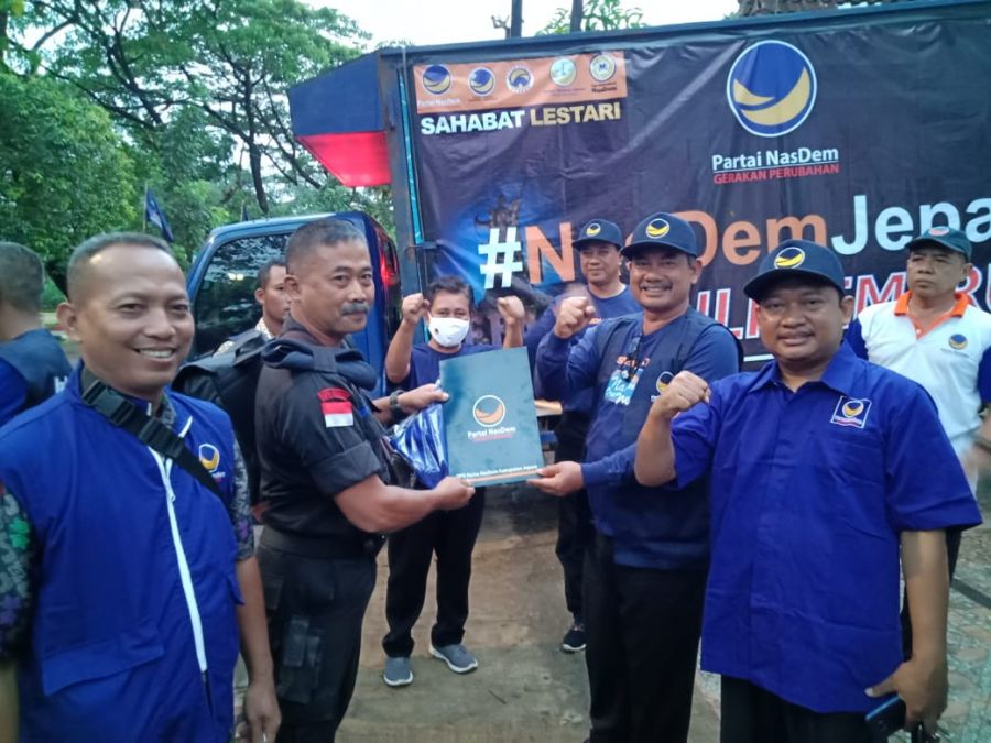 DPD Partai NasDem Jepara Melepas 1 Unit Truk Bantuan ke Kabupaten Lumajang Jatim