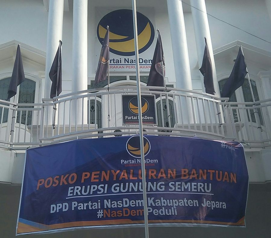 Peduli Bencana Erupsi Gunung Semeru, DPD Partai NasDem Jepara Dirikan Posko Untuk Salurkan Bantuan
