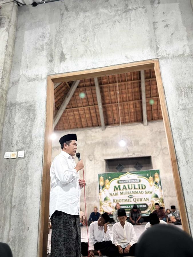 Hadiri Peringatan Maulid, Ketua DPRD Jepara Santuni Yatama