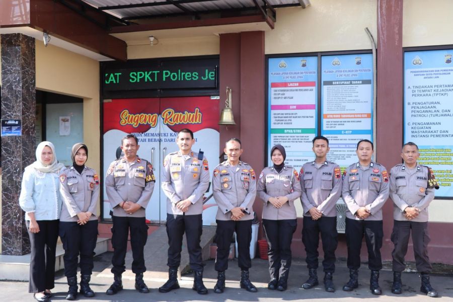 Jelang Ops Ketupat 2025, Kapolres Jepara Cek Kesiapan Layanan Call Center 110 Polri