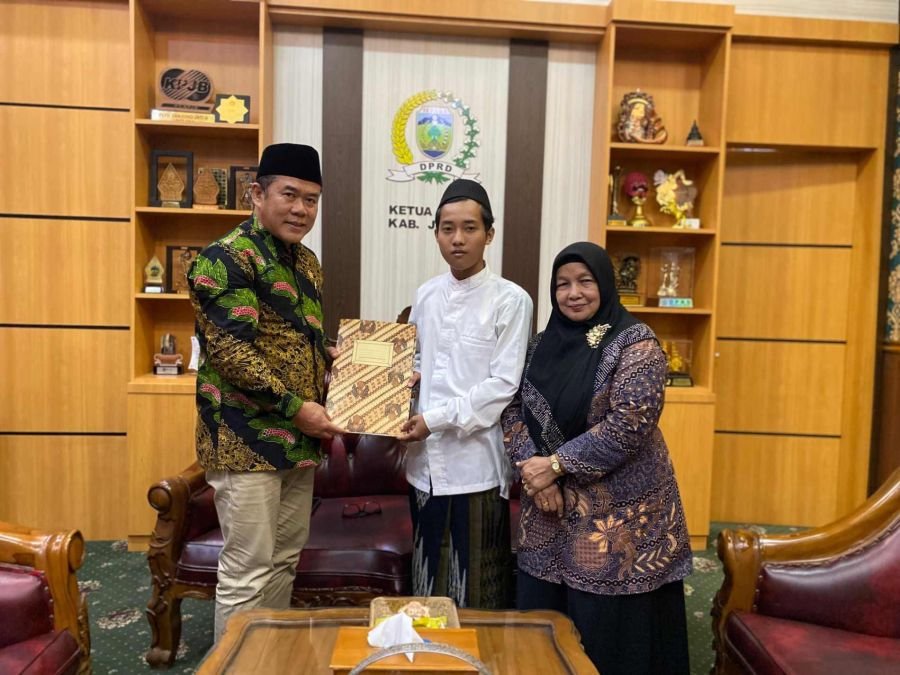 Ketua DPRD Jepara Dukung Cita-Cita Pelajar Menuntut Ilmu ke Kairo, Mesir