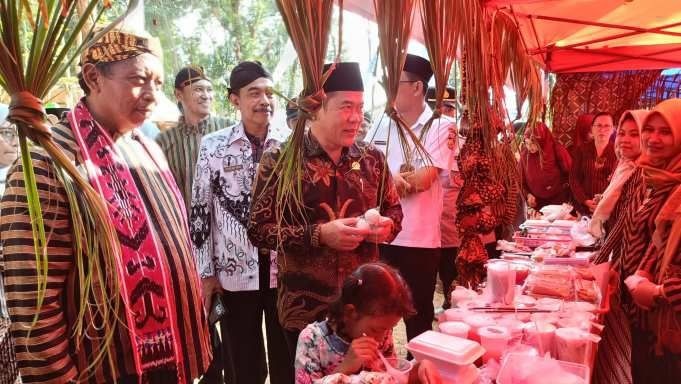 Ketua DPRD Jepara Melaunching Festival Kuliner Jajanan Tempo Dulu di Kecamatan Kembang