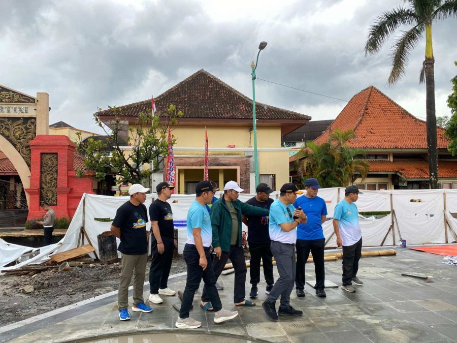 Ketua DPRD Jepara Tinjau Progres Revitalisasi Alun-Alun 1, Berharap Segera Dimanfaatkan Masyarakat