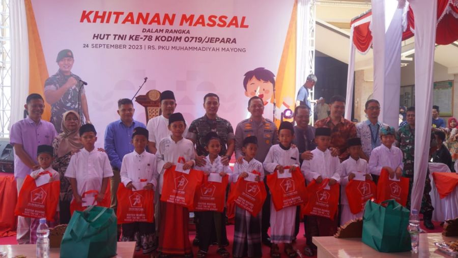 Kodim 0719/Jepara Rayakan HUT TNI yang Ke 78 dengan Gelar Khitan Massal