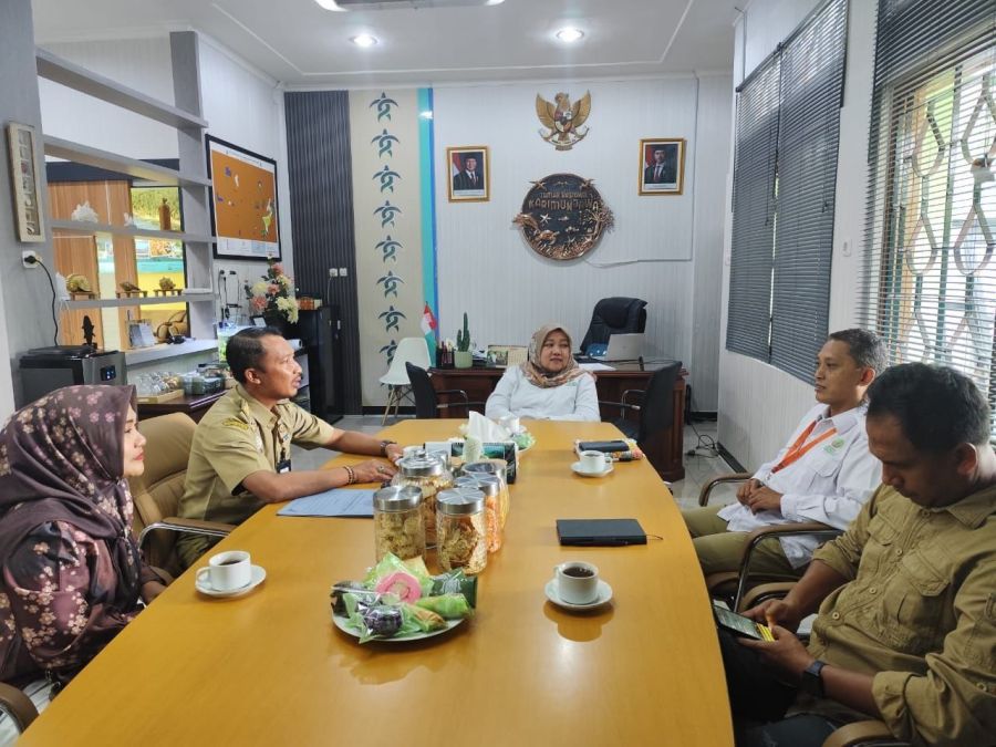 Kunjungan Kerja Camat Karimunjawa ke BTN Karimunjawa di Semarang