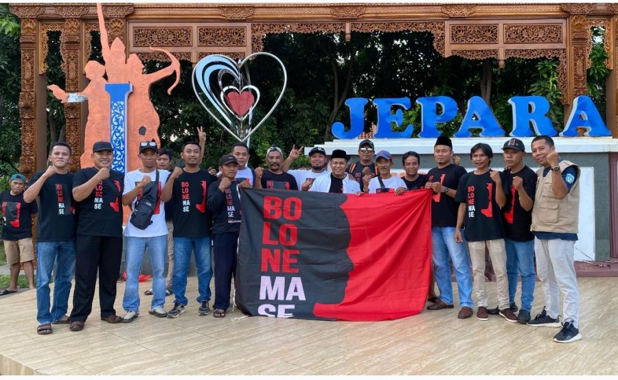 Luluk Agus Yulianto Bersama Relawan BoloneMase Jepara Adakan Pembagian Takjil
