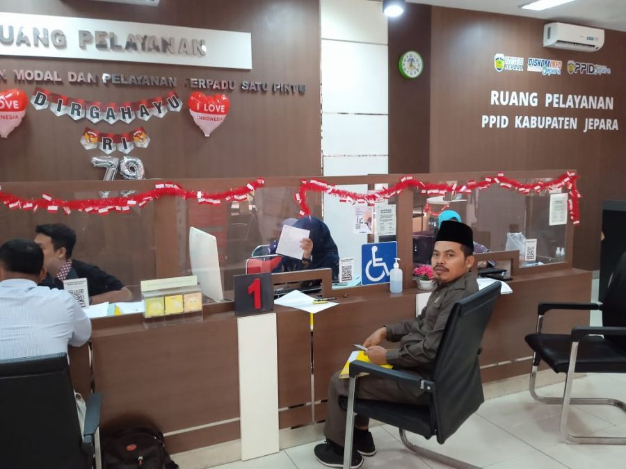 M. Latifun Apresiasi Pelayanan Prima Petugas DPMPTSP Jepara