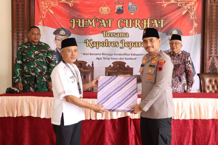 Momen Jumat Curhat, Kapolres Jepara Ajak Warga Jaga Kamtibmas Saat Bulan Ramadan