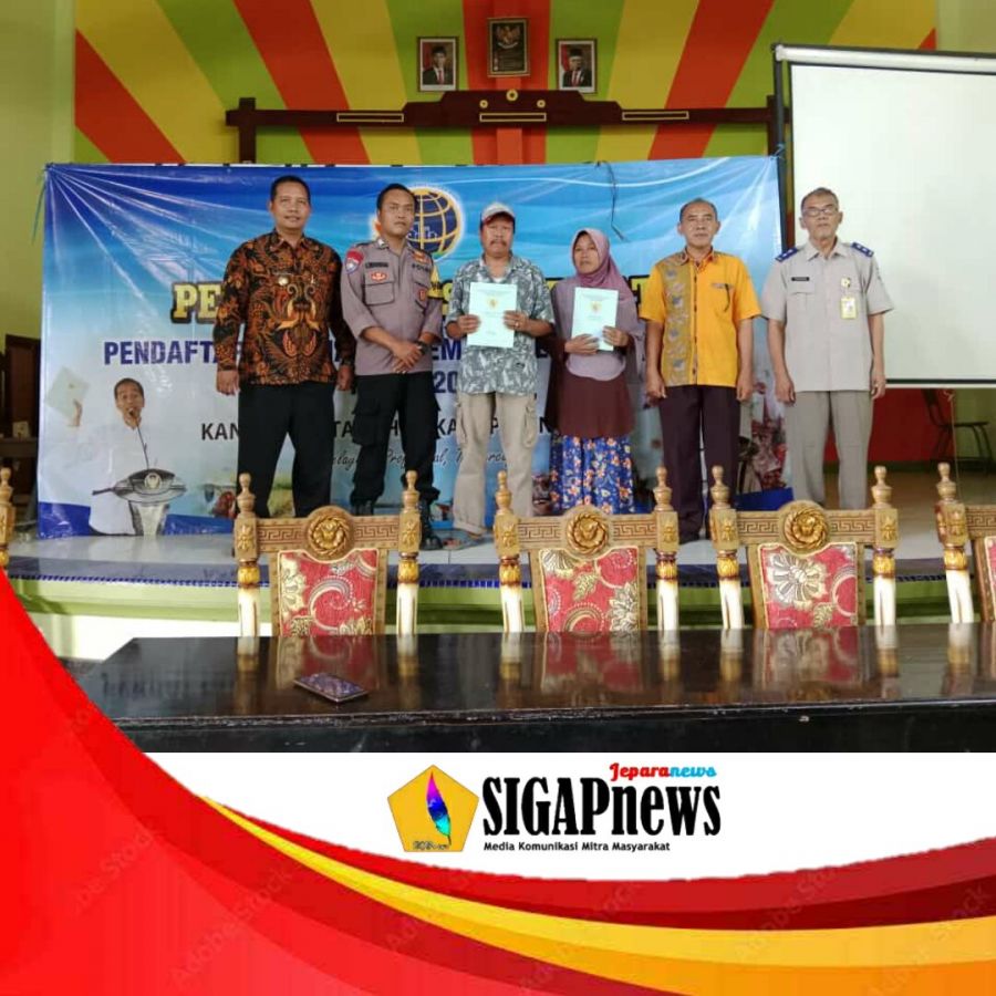 Pemerintah Desa Ngetuk Menyerahkan Sertifikat Tanah Dalam Program PTSL PM Bersama BPN Jepara