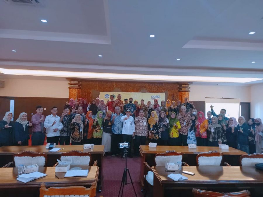 Pj Bupati Kukuhkan Forum Penulis Jepara Literasi  