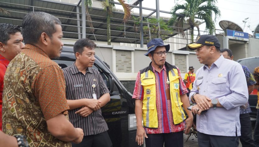 Respon Keluhan Warga, Pj. Bupati Edy Supriyanta Tinjau Jalan Rusak Jepara-Keling