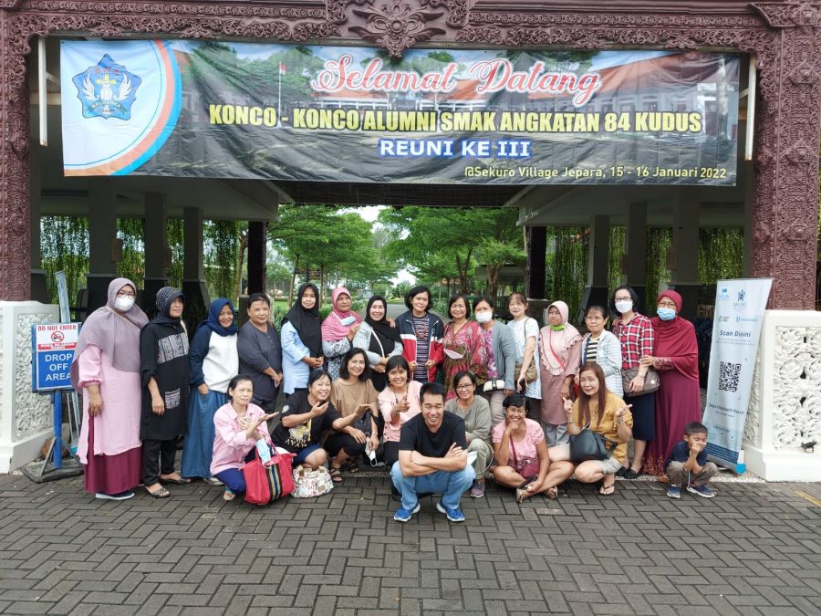 Reuni Ketiga SMA Katolik Keluarga Kudus di Sekuro Village