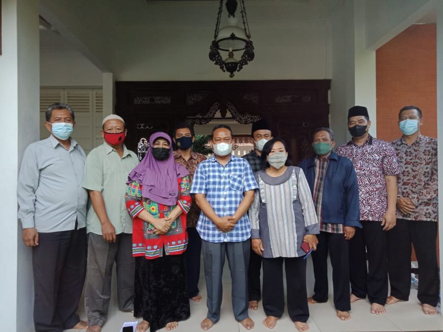 Silaturahmi Guru PGSI bersama Nur Hidayat di Kantor Sahabat Lestari Jepara