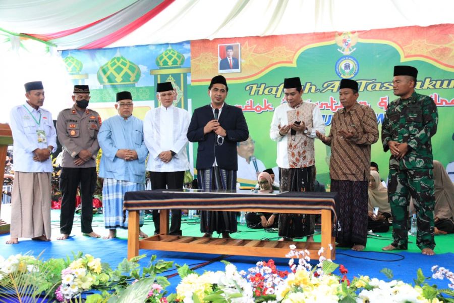 Taj Yasin Meresmikan Pondok Pesantren dan Madrasah Nurul Anwar Wonogiri
