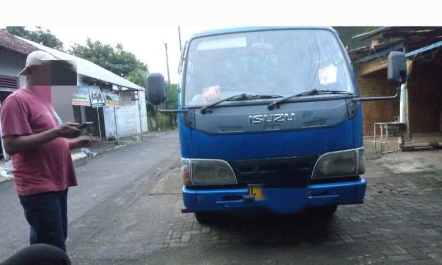 Truk Tangki Plat L Warna Biru Diduga Overtab BBM Ilegal Bersubsidi Jenis Solar di Jepara