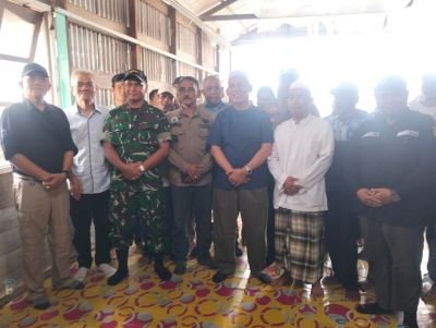 Danramil 04/Kuindra Dampingi Kunjungan Kerja Bupati Inhil Tinjau Lahan Pertanian dan Perikanan